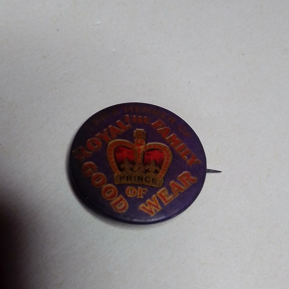 Vgt ROYAL FAMILY PIN